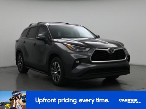 Gray 2021 Toyota Highlander XLE
