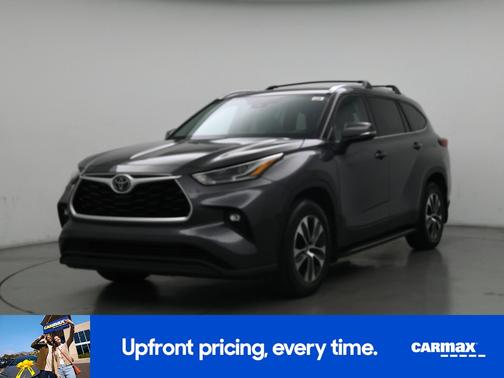 Gray 2021 Toyota Highlander XLE