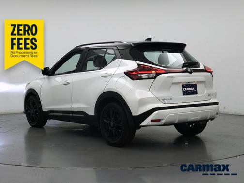 White 2023 Nissan Kicks SR