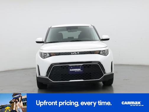 White 2023 Kia Soul LX