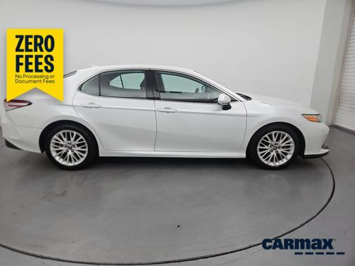 Pearl 2019 Toyota Camry XLE