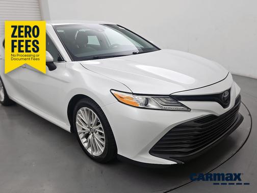 Pearl 2019 Toyota Camry XLE