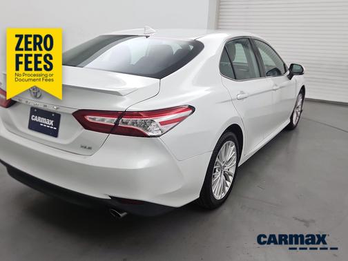 Pearl 2019 Toyota Camry XLE