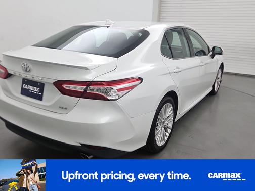 Pearl 2019 Toyota Camry XLE