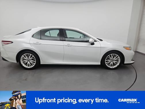 Pearl 2019 Toyota Camry XLE