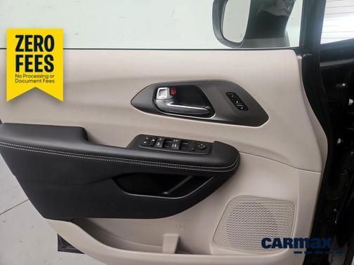 Black 2023 Chrysler Pacifica Touring L