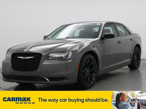2019 Chrysler 300 Touring