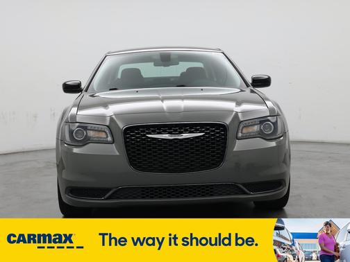 2019 Chrysler 300 Touring