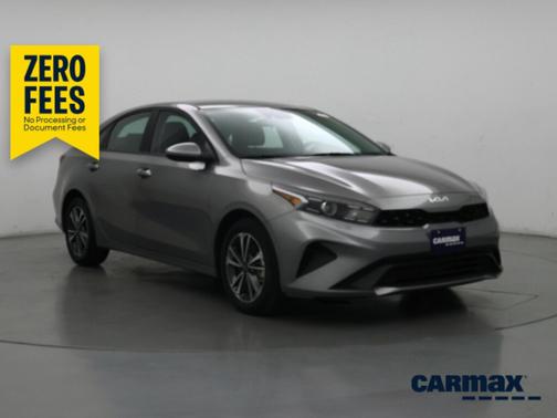 Silver 2024 Kia Forte LXS