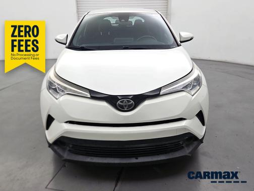 White 2018 Toyota C-HR XLE