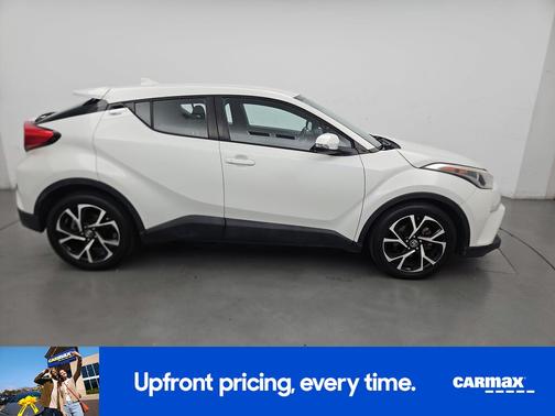 White 2018 Toyota C-HR XLE