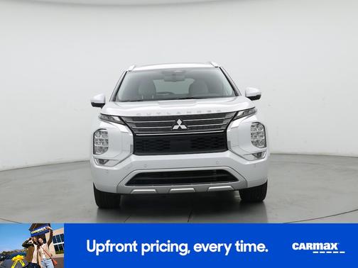 White 2024 Mitsubishi Outlander SEL