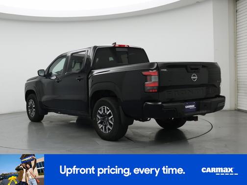 Black 2023 Nissan Frontier SV