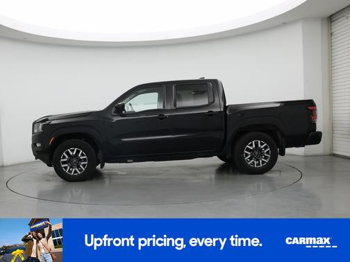 Black 2023 Nissan Frontier SV