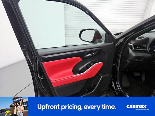 Black 2021 Toyota Highlander XSE