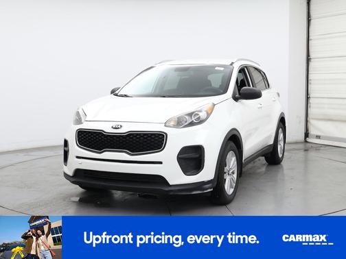 White 2017 Kia Sportage LX