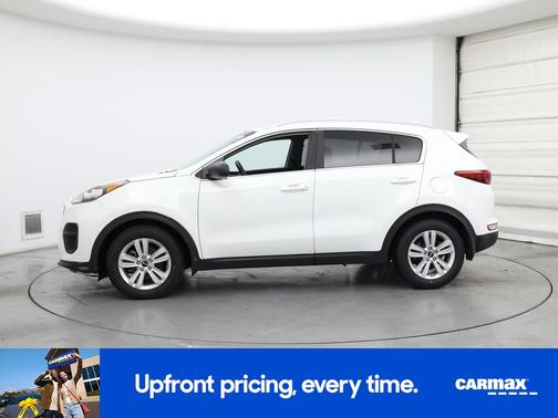 White 2017 Kia Sportage LX