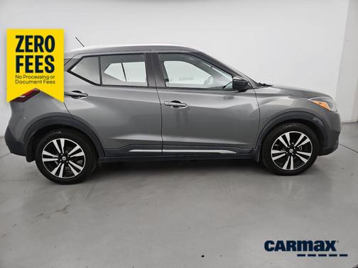 Gray 2019 Nissan Kicks SR