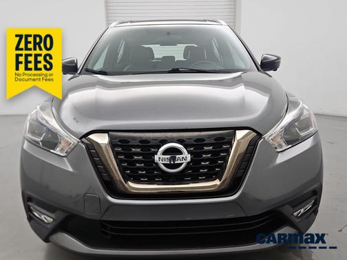 Gray 2019 Nissan Kicks SR