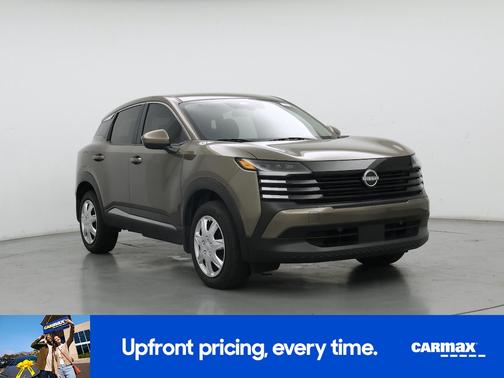 Green 2025 Nissan Kicks SV