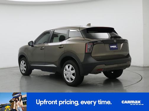 Green 2025 Nissan Kicks SV