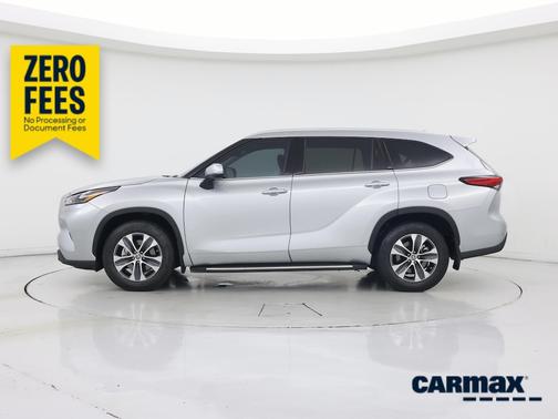 Silver 2022 Toyota Highlander Hybrid XLE