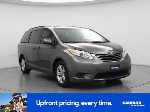 2017 Toyota Sienna LE