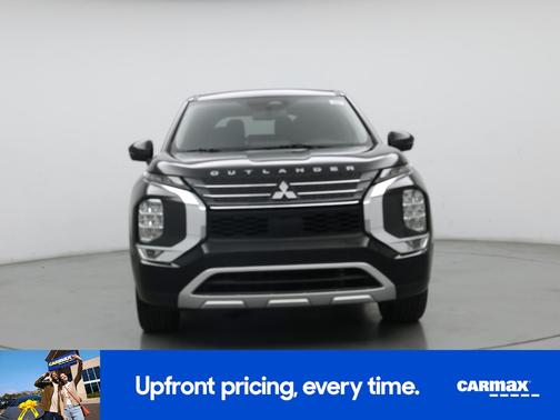 Black 2023 Mitsubishi Outlander SE