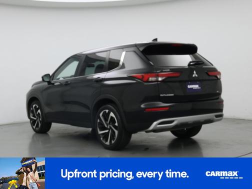 Black 2023 Mitsubishi Outlander SE
