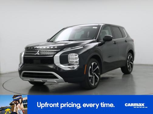Black 2023 Mitsubishi Outlander SE