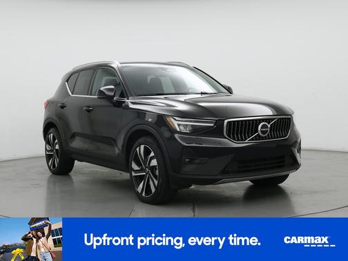 2023 Volvo XC40 B5 Plus Bright Theme