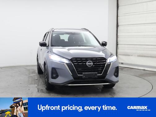 2022 Nissan Kicks SR