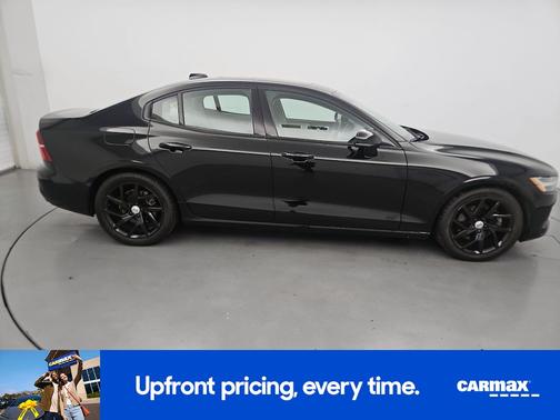 Black 2020 Volvo S60 T5 Momentum
