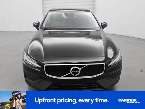 Black 2020 Volvo S60 T5 Momentum