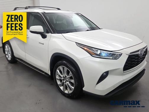 Silver 2021 Toyota Highlander Hybrid Limited
