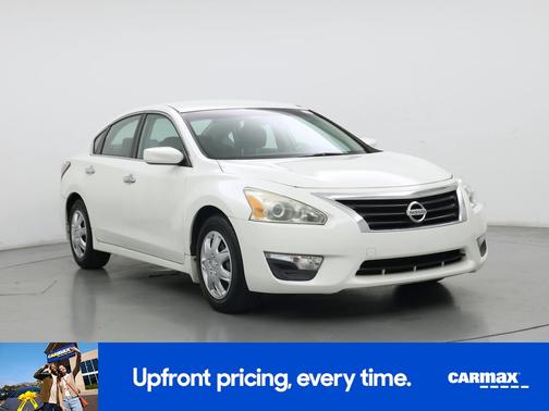 White 2014 Nissan Altima S