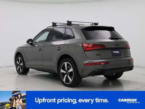 Green 2023 Audi Q5 S-Line Premium