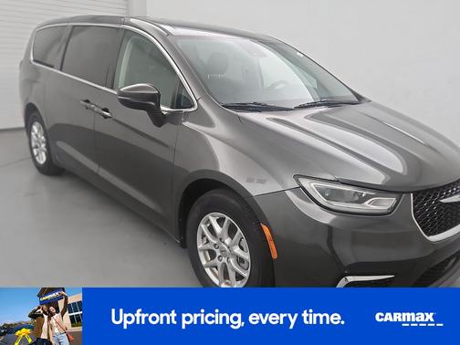 Gray 2023 Chrysler Pacifica Touring L