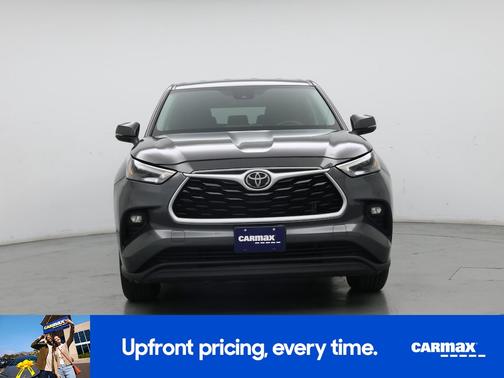 Gray 2023 Toyota Highlander LE