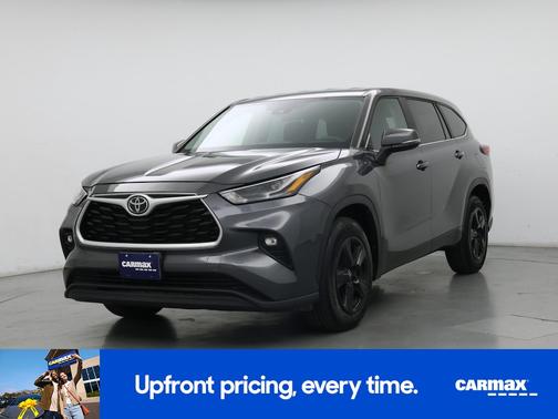 Gray 2023 Toyota Highlander LE