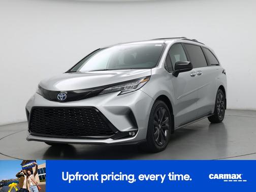Silver 2025 Toyota Sienna XSE