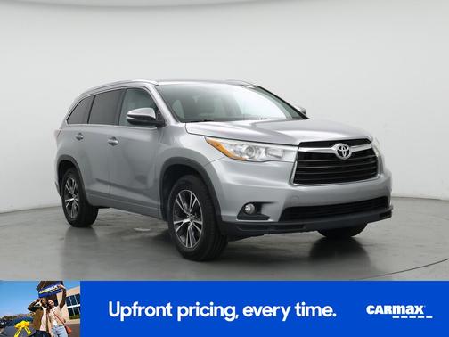Silver 2016 Toyota Highlander XLE