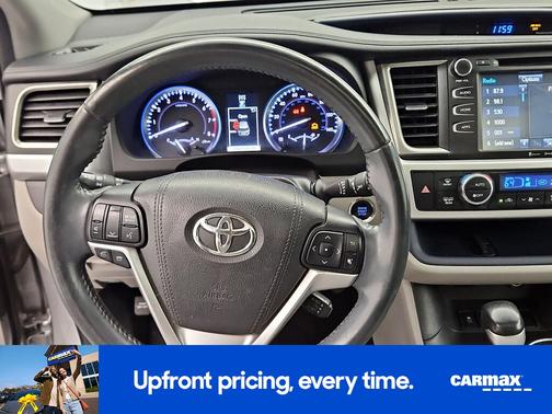 Silver 2016 Toyota Highlander XLE