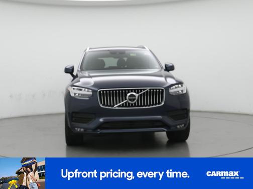 2022 Volvo XC90 T6 Momentum