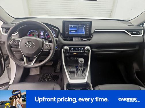 2020 Toyota RAV4 XLE