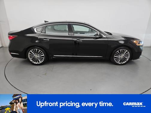 Black 2017 Kia Cadenza Premium