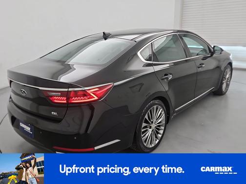 Black 2017 Kia Cadenza Premium