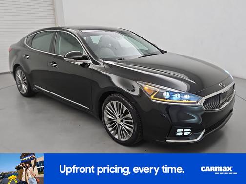Black 2017 Kia Cadenza Premium