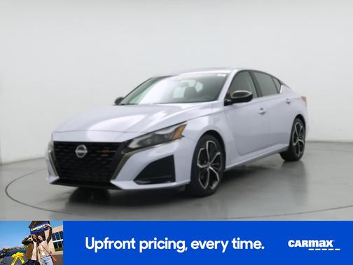 Gray 2023 Nissan Altima SR