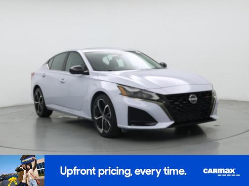 Gray 2023 Nissan Altima SR